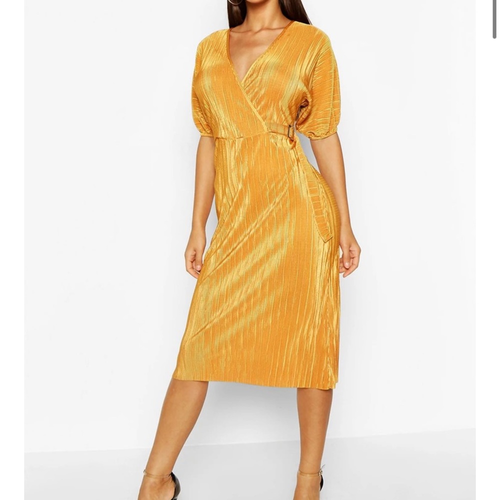Shiny Gold / mustard midi dress